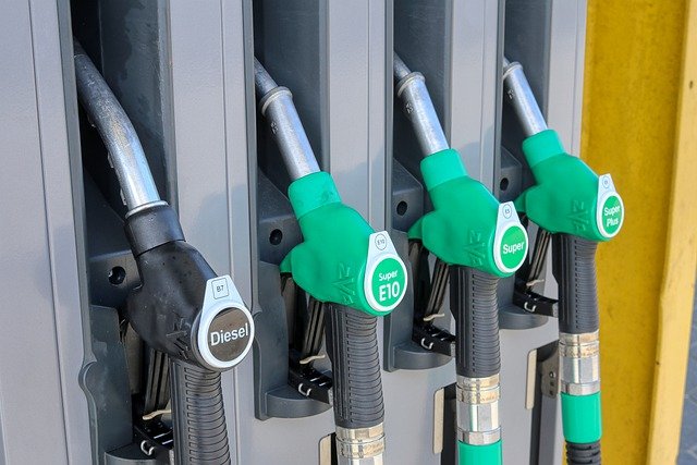 Diesel e benzina, rischio prezzi alti per la crisi in Medio Oriente