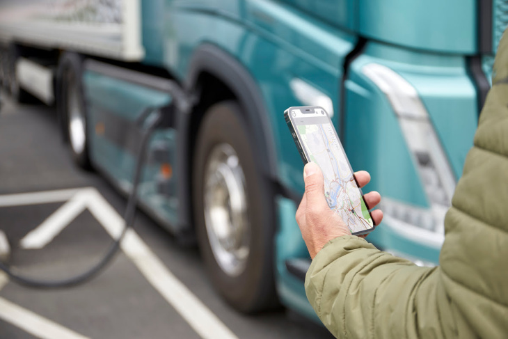 Volvo lancia la rete di ricarica rapida per camion