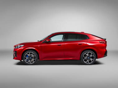 BMW iX2: design, prestazioni e autonomia del primo SUV coupé elettrico del brand