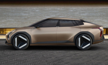 Kia EV4, svelato il concept della futura berlina elettrica attesa nel 2026 [FOTO]