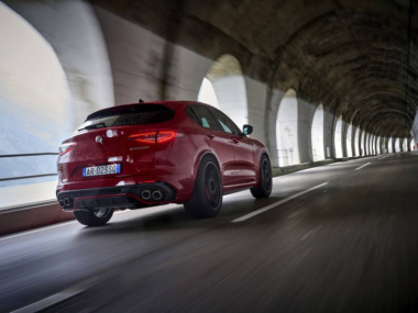 Alfa Romeo Stelvio Quadrifoglio 2023: prova su strada e in pista, ecco come va