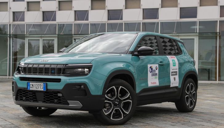 elettriche,, nuova jeep avenger vince il premio auto europa 2024