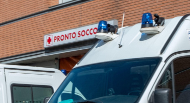 Brescia, 17enne travolta da un’auto davanti a scuola: le sue condizioni