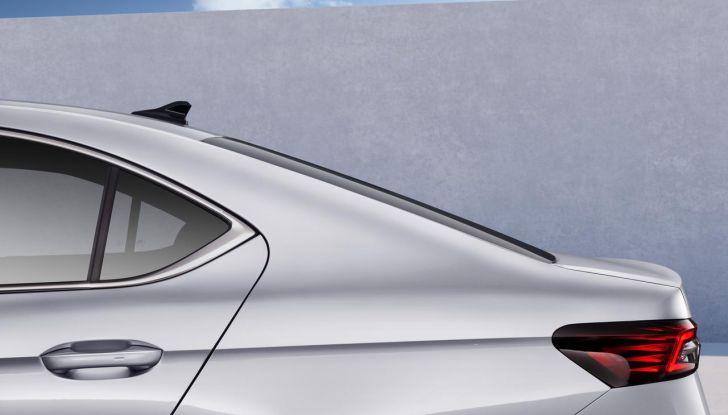 ibride,, skoda superb 2024: caratteristiche, design, abitacolo e motori della nuova generazione