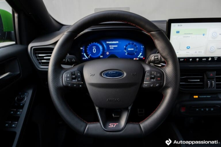 android, ford focus st 2023: prova su strada, prezzo, interni, motore