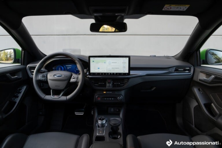 android, ford focus st 2023: prova su strada, prezzo, interni, motore