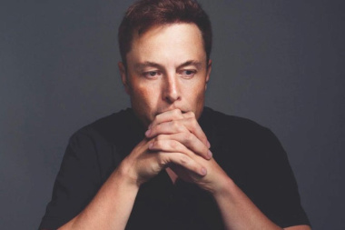 Musk “provoca” Lucid: la rivalità si accende