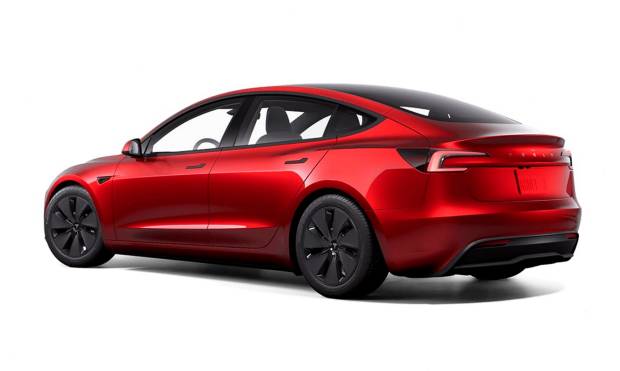 Tesla Model 3 restyling Highland 2023: autonomia, interni, allestimenti, prova, guida su strada, test