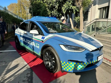 Una Tesla Model X per la Polizia Stradale del Veneto