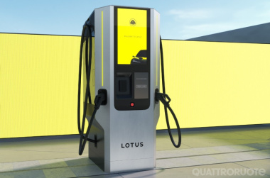 Lotus – Debuttano le colonnine Flash Charge da 450 kW