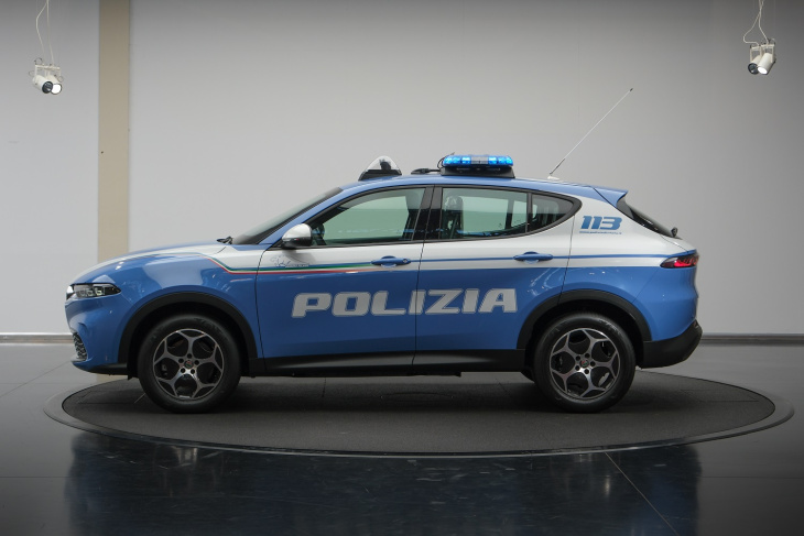alfa romeo tonale: consegnata la prima unità alla polizia di stato