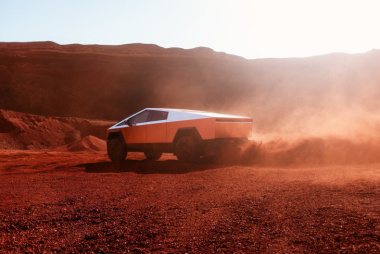 Tesla Cybertruck, debutta ufficialmente il pickup elettrico. Versioni e prezzi