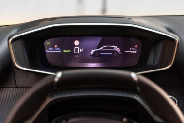 Peugeot, nuova 208: elettrica, ibrida o termica è sempre al top. Soluzioni tecnologiche e i-Cockpit garantiscono piacere di guida