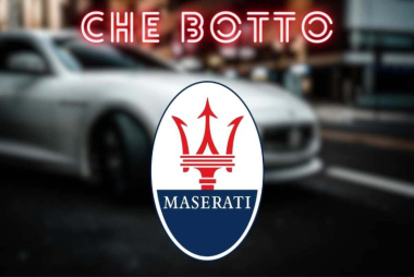 Incidente terribile per una Maserati: il tram la prende in pieno e la clip fa il giro del mondo