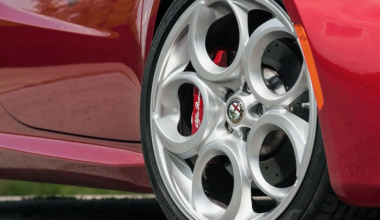 Opinione: ecco perché compreremmo ancora l'irritante Alfa Romeo 4C