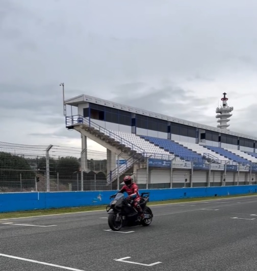 Video: Stefan Bradl ha testato la Honda RC213V a Jerez.
