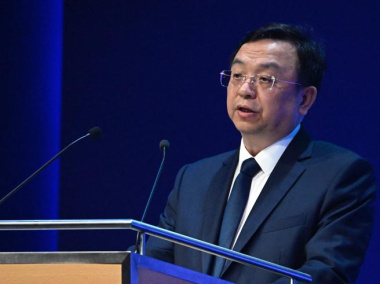 Auto, chi è Wang Chuanfu, l’imprenditore cinese che con la sua Byd ha superato Tesla nell’elettrico
