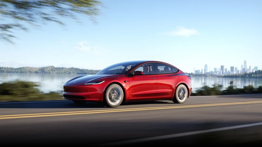 Tesla: record di vendite nel 2023, ma viene superata da BYD nel quarto trimestre