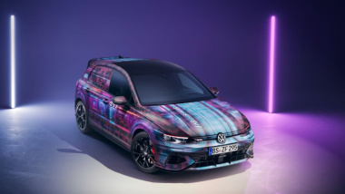 Al CES 2024 Volkswagen punta su ChatGPT e mostra la nuova Golf