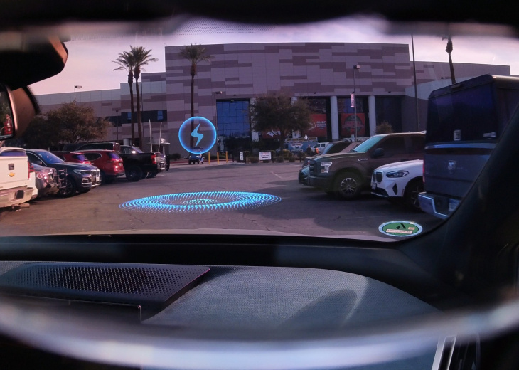 amazon, bmw mostra le ultime tecnologie al ces 2024: giochi in auto e realtà aumentata