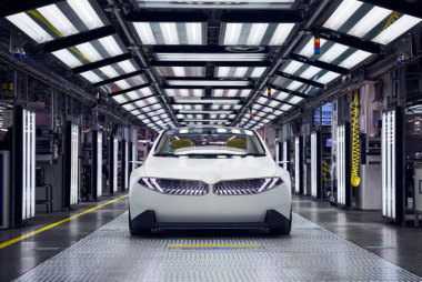 BMW, dal 2027 saranno prodotte solo auto elettriche a Monaco