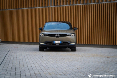 Mazda MX-30 2024: con Wankel o senza? Come va l'elettrica giapponese