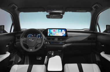 Nuova Lexus UX 2024: più potenza al posteriore