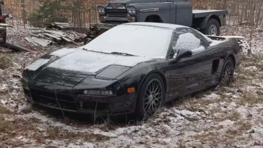 L'avventura di una Honda NSX abbandonata e salvata dalle nevi [VIDEO]