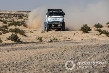 Dakar | Camion, Tappa 10: Huzink bis con Renault, Macik controlla