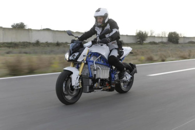 BMW brevetta un telaio monoscocca per una moto elettrica