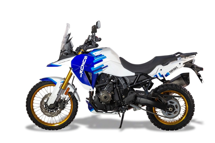 suzuki: un tris di versioni speciali a motor bike expo 2024 [foto]