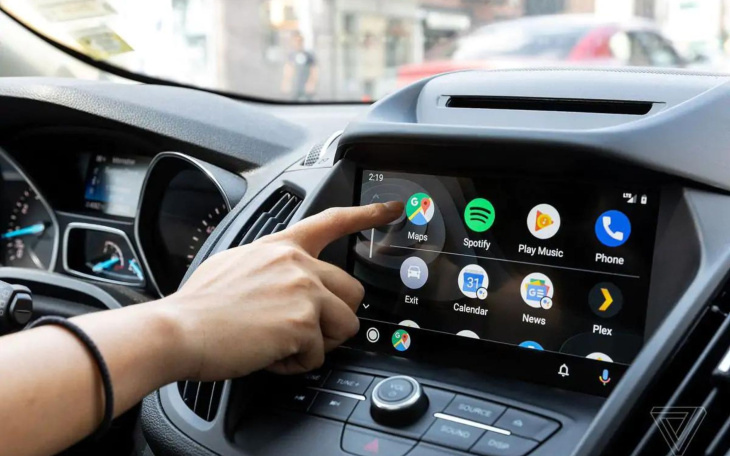 android, nuove funzioni ia per android auto per non far distrarre il guidatore
