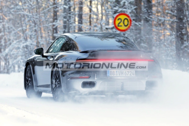 Porsche 911 Turbo 2025: le novità arrivano all’anteriore [FOTO SPIA]