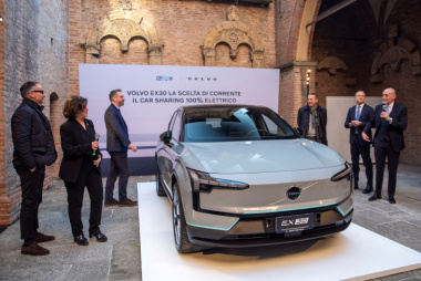 Volvo fornirà 300 EX30 per il car sharing elettrico 