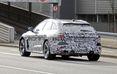 La nuova Audi RS5 beccata in strada in Germania: sarà la prima RS con motore ibrido [FOTO SPIA]