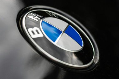 BMW accelera sul futuro con il parcheggio teleoperato