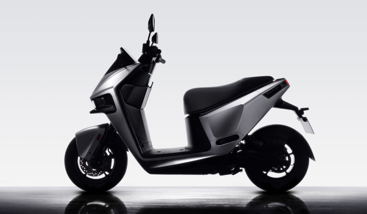 gogoro pulse, il nuovo scooter elettrico realizzato in collaborazione con qualcomm
