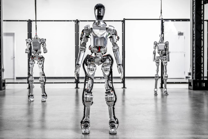 bmw: sarà la prima azienda ad usare robot quasi umani