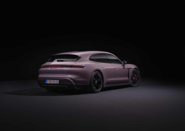 Porsche Taycan 2024: sale l'autonomia e ricarica come un fulmine [VIDEO]