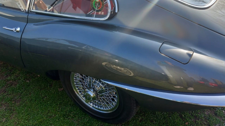 jaguar, fascino ed eleganza su quattro ruote: le foto