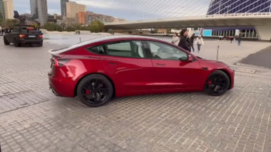 La Tesla Model 3 Plaid (o Ludicrous) vista in video