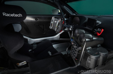 Aston Martin Vantage GT4: motore, caratteristiche, interni