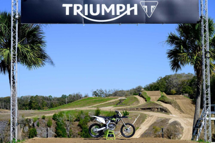 triumph tf 250-x test: come va la nuova moto da cross inglese. pro e contro 