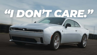 Chi ama la Dodge Charger Daytona non si preoccupa dell'autonomia