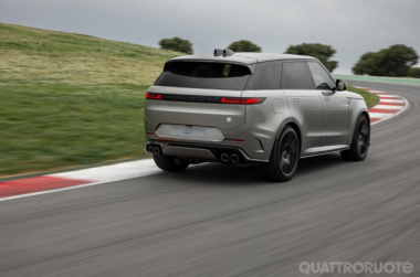 Range Rover Sport SV: motore, cavalli, interni, test drive