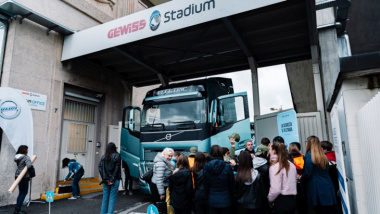 Volvo Trucks rinnova partnership con l’Atalanta per progetti educational