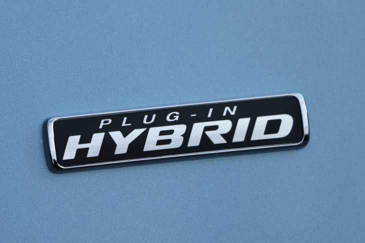 android, ford tourneo connect plug-in hybrid: svelata la nuova versione ibrida plug-in