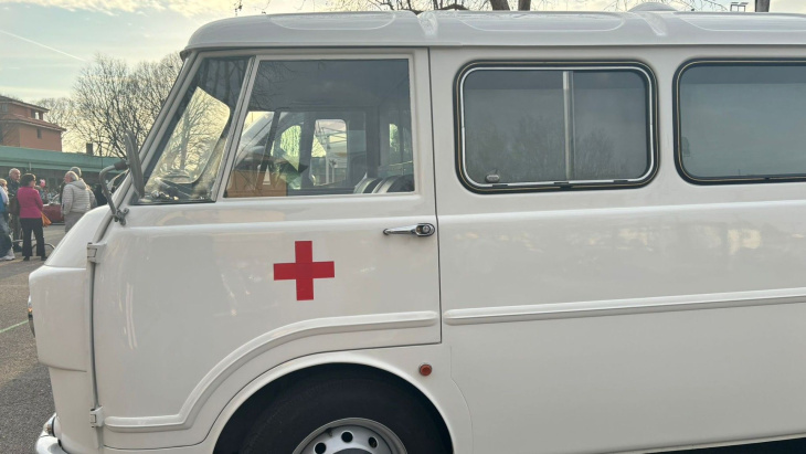 alfa romeo f12 ambulanza: le foto di un raro e splendido esemplare