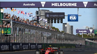 Super doppietta Ferrari in Australia: Sainz trionfa davanti a Leclerc