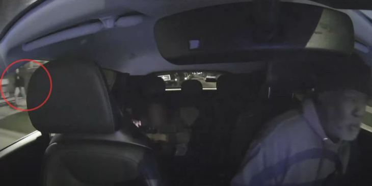 video spaventoso: autista uber sfugge a sparatoria durante corsa negli usa